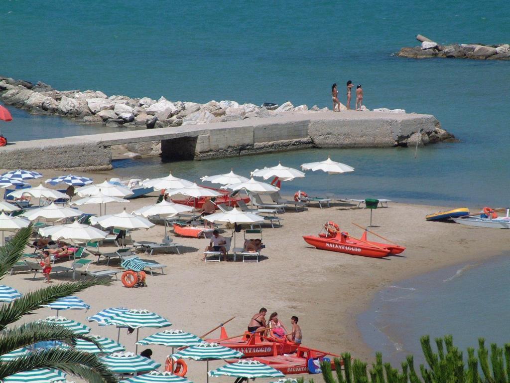 Hotel Capital Cupra Marittima Exterior photo