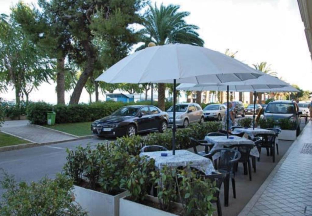 Hotel Capital Cupra Marittima Exterior photo